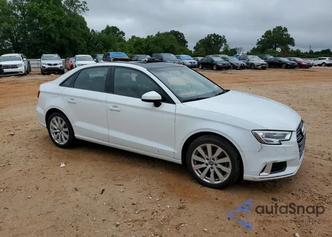 2017 Audi A3 Premium z USA, uszkodzony, nr VIN WAUB8GFF1H1027619